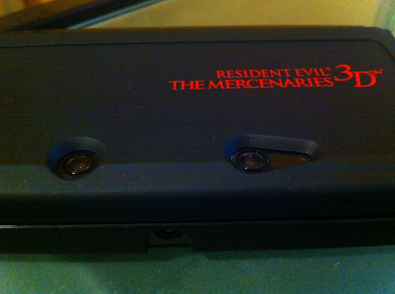 Illustration for article titled Check Out this Sexy, Custom Resident Evil 3DS Case